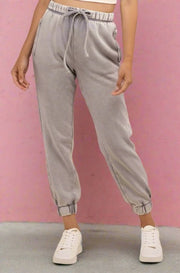 sweatpants, sweats, drawstring, pockets, acid wash, light gray, joggers, vici, vici collection, red dress, shop red dress, zara, forever 21, zoco, shop zoco, bohme, jessa kae, rachel parcell, rachel parcel, mod boutique, baltic born, ivy city co, shop stevie, altard state, altar'd,