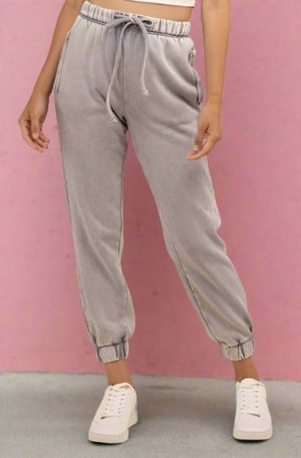 sweatpants, sweats, drawstring, pockets, acid wash, light gray, joggers, vici, vici collection, red dress, shop red dress, zara, forever 21, zoco, shop zoco, bohme, jessa kae, rachel parcell, rachel parcel, mod boutique, baltic born, ivy city co, shop stevie, altard state, altar'd,