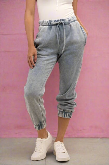 sweatpants, sweats, drawstring, pockets, acid wash, light gray, joggers, vici, vici collection, red dress, shop red dress, zara, forever 21, zoco, shop zoco, bohme, jessa kae, rachel parcell, rachel parcel, mod boutique, baltic born, ivy city co, shop stevie, altard state, altar'd,